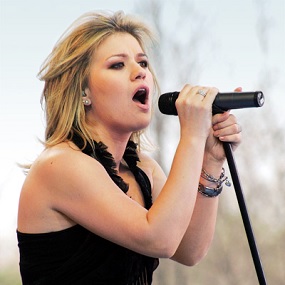 hire Kelly Clarkson manager agent