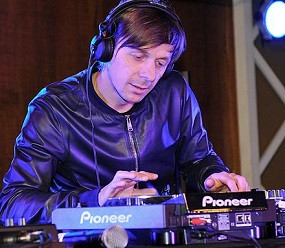 Hire DJ Martin Solveig agent manager contact info